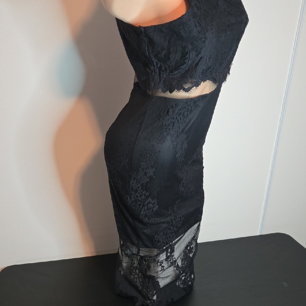 Missguided+ Black Lace Maxi Dress - Picture 2 of 15